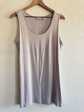 LOGO Layers | Lori Goldstein purple tank top | XL